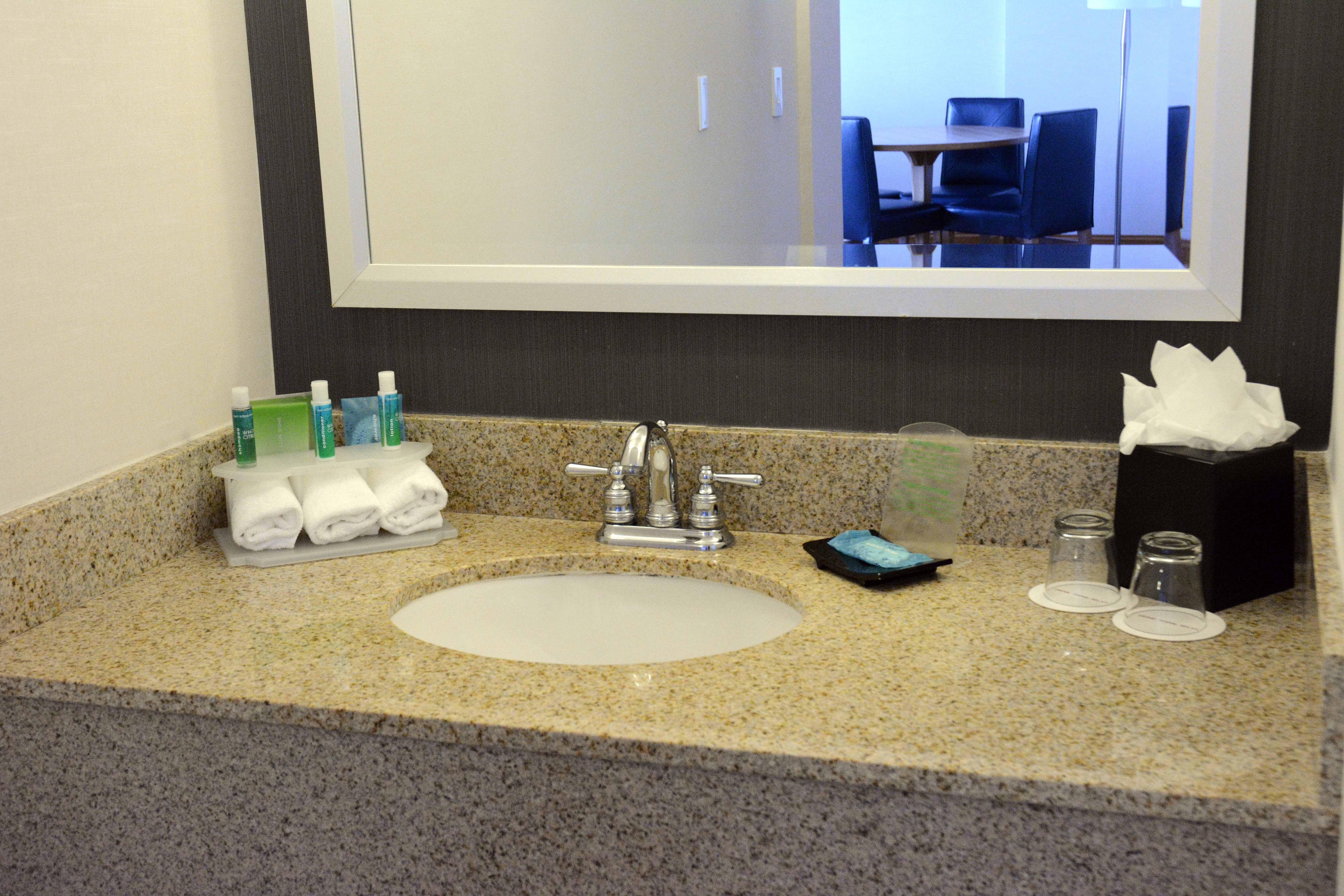 Holiday Inn Express Stamford, An Ihg Hotel Ngoại thất bức ảnh