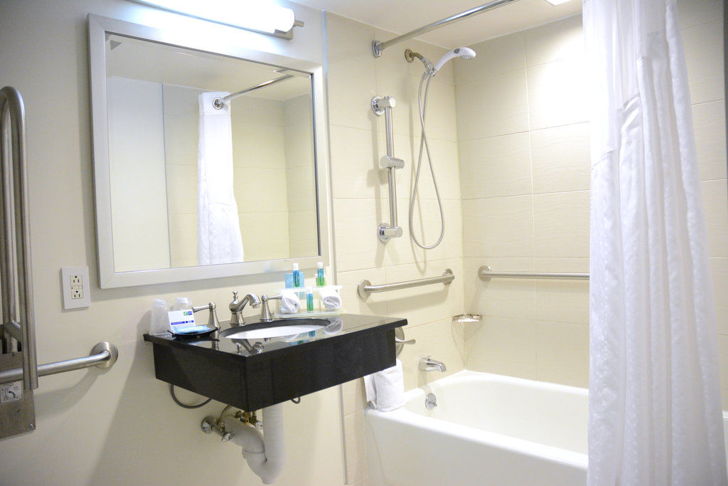 Holiday Inn Express Stamford, An Ihg Hotel Ngoại thất bức ảnh